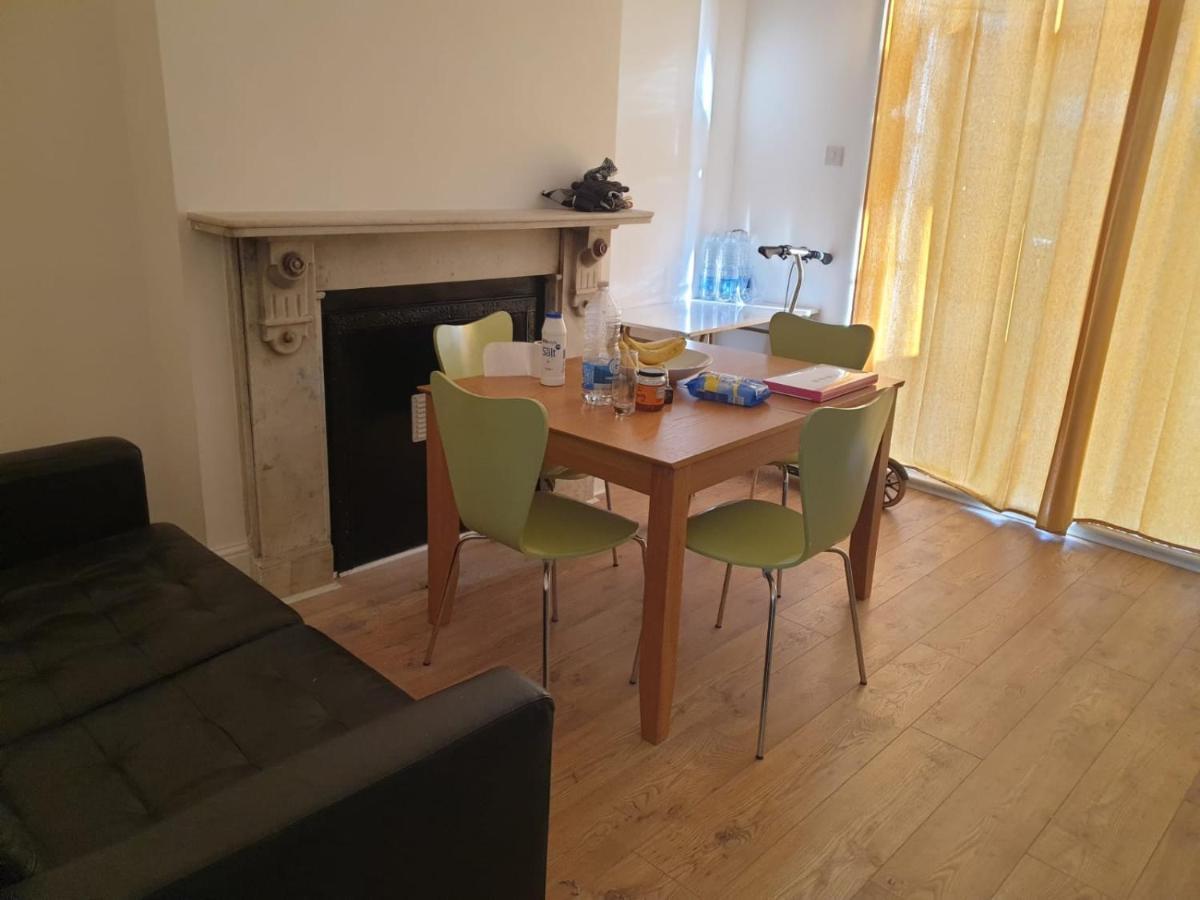 Appartement Burney Tomar House à Croydon Extérieur photo