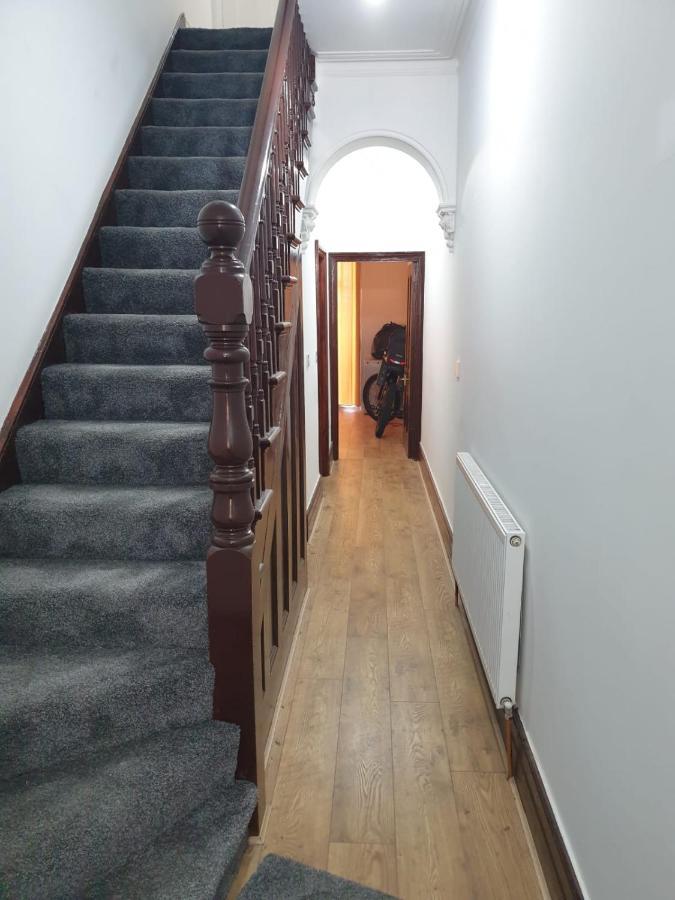 Appartement Burney Tomar House à Croydon Extérieur photo