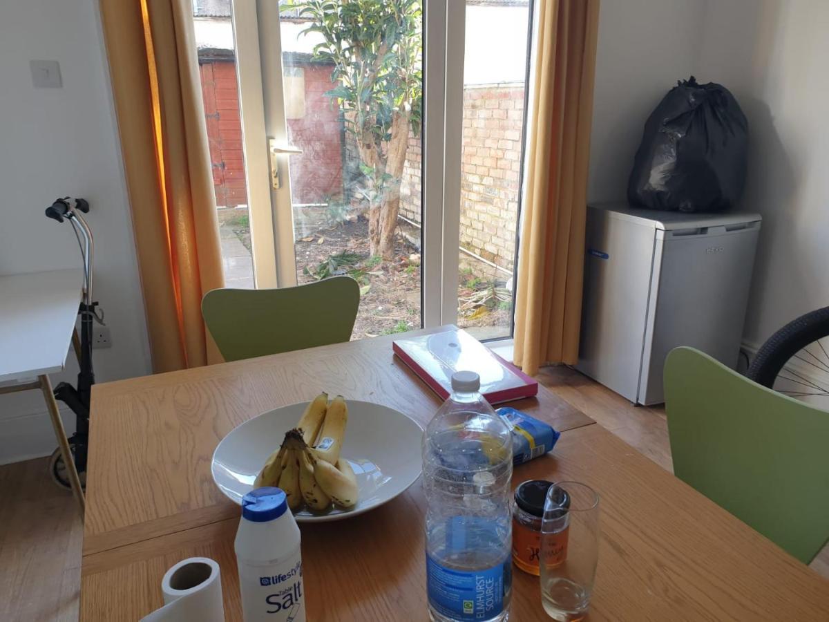 Appartement Burney Tomar House à Croydon Extérieur photo