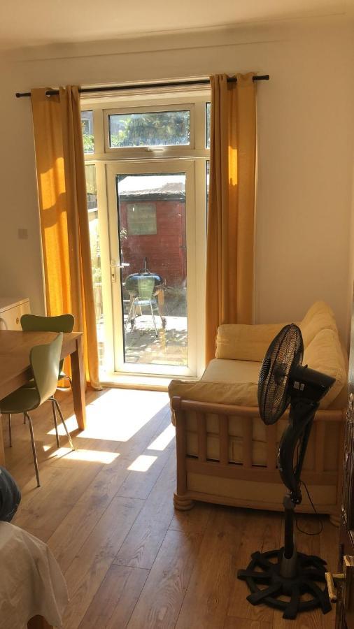 Appartement Burney Tomar House à Croydon Extérieur photo